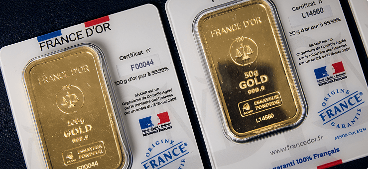 Bijoux en or cassés et abîmés sur un plateau (2) (1)